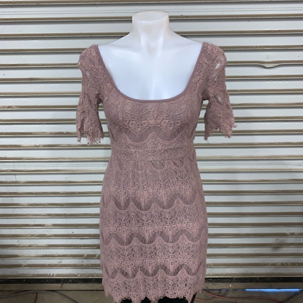 Anthropologie dress lace cocktail mauve pink purple empire size XS